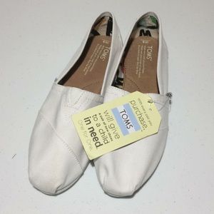 Toms women’s classic optic white canvas